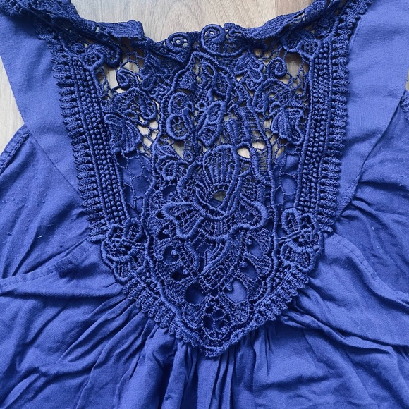 EXPRESS crotchet detail tank top - Picture 6 of 6